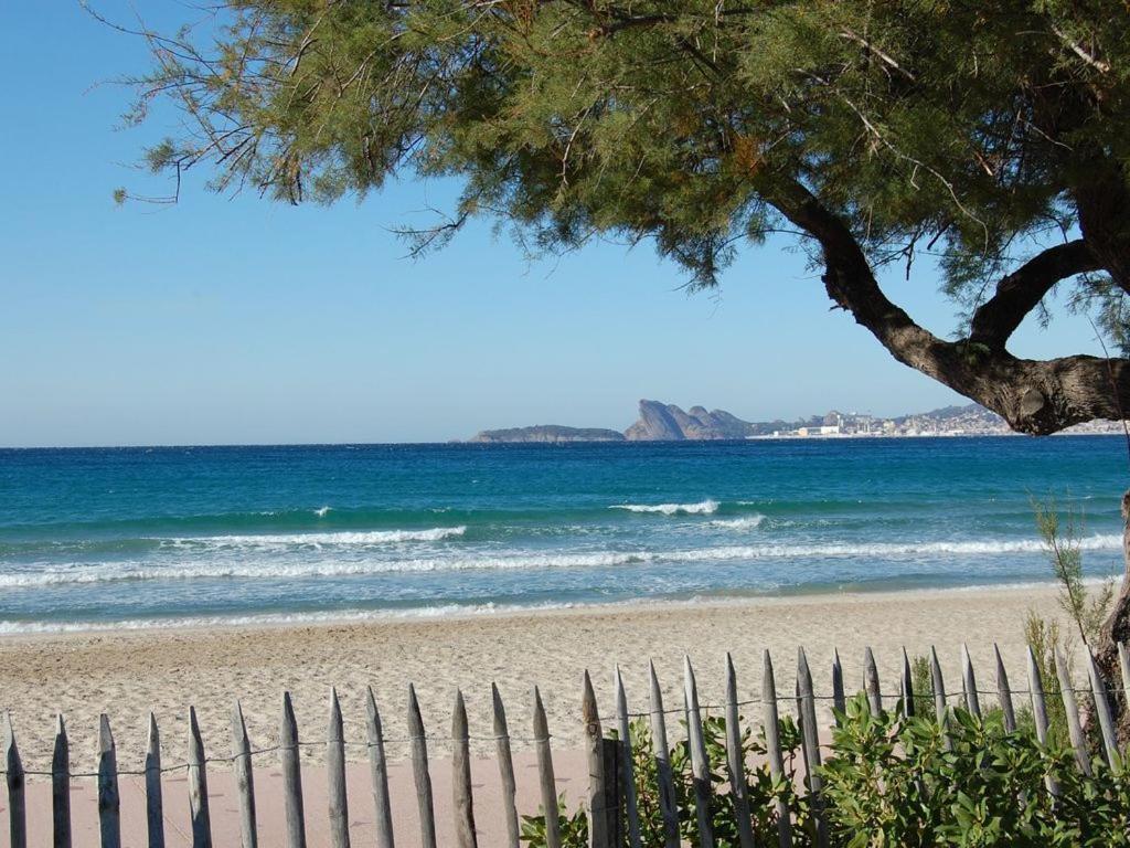 לה לק Au Calme Residence L'Ile Heureuse מראה חיצוני תמונה